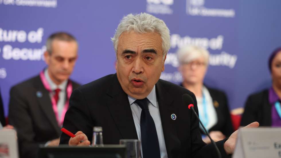 epa12053663 IEA Executive Director Fatih Birol attends the Ministerial Plenary on day two of the Future of Energy Security summit at Lancaster House in London, Britain, 25 April 2025. The two-day summit hosted by the International Energy Agency (IEA) and the UK government will examine the geopolitical, technological, and economic factors affecting energy security.  EPA/NEIL HALL / POOL