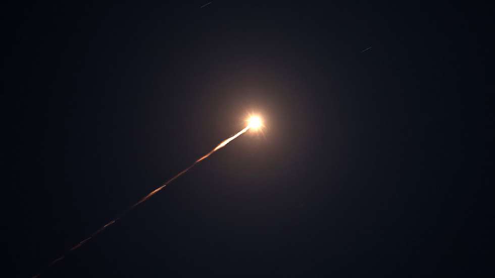 epa12793085 Israel's Iron Dome air defense system intercepts projectiles over Tel Aviv, Israel, 03 March 2026. The Israeli military reported that it detected missiles launched from Iran, part of a retaliatory escalation following the joint US-Israeli strikes that began on 28 February.  EPA/ATEF SAFADI
