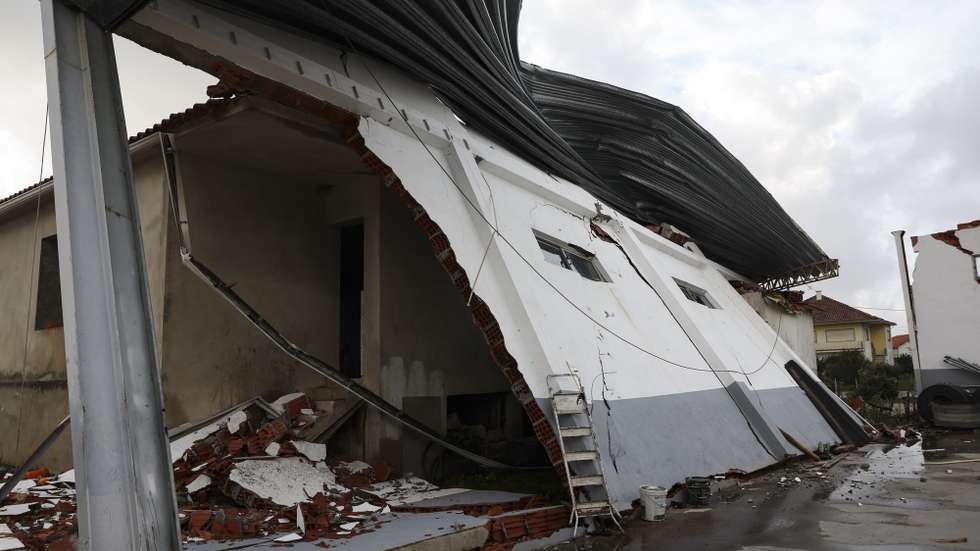 Destruição causada pela depressão Kristin, em Cernache do Bonjardim, Castelo Branco, 30 de janeiro de 2026. A passagem da depressão Kristin pelo território português deixou um rasto de destruição, causou seis mortos e vários desalojados. PAULO NOVAIS/LUSA