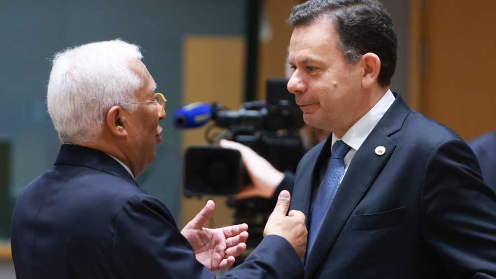epa12832430 European Council President Antonio Costa and Portuguese Prime Minister Luis Montenegro during a formal meeting of the members of the European Council in Brussels, Belgium, 19 March 2026. Leaders are expected to discuss the situation in the Middle East and Iran, continued support for Ukraine, European competitiveness, defence readiness and migration amid rising geopolitical and economic tensions.Ó  EPA/OLIVIER HOSLET