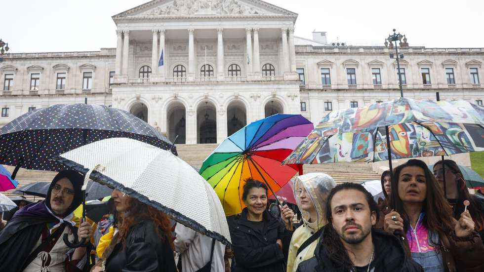 Manifestantes protestam a favor da autodeterminação da identidade de género