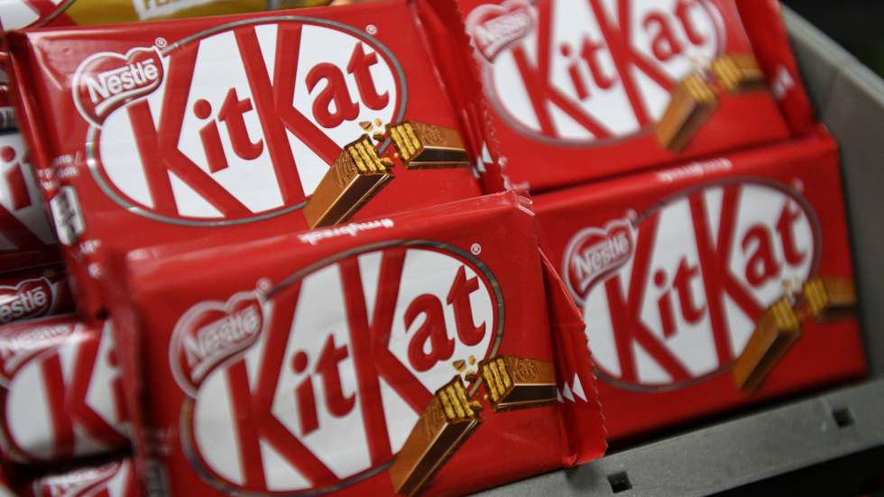 epa06909670 Four-fingered KitKat chocolate wafer bars are for sale in London, Britain, 25 July 2018. The European Court of Justice on 25 July 2018 dismissed an appel by Swiss confectionary company Nestle to register the shape of its four-finger Kit Kat as its trademark. It was only trademarkable if its shape was distinctive in all EU countries, which is not the case in Norway. Nestle has been trying since 2002 to establish a European trademark for their KitKat chocolate.  EPA/NEIL HALL