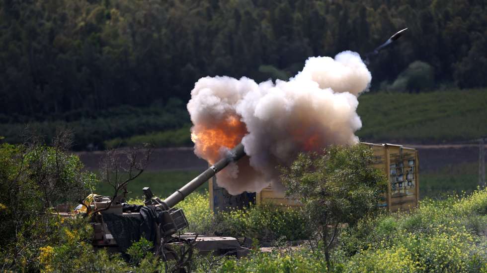 epa12861641 An Israeli artillery unit deployed on the Israel-Lebanon border shells targets across the frontier in Lebanon, northern Israel,  31 March 2026. The Israeli military stated it is conducting strikes across Lebanon targeting Hezbollah infrastructure and personnel.  EPA/ATEF SAFADI