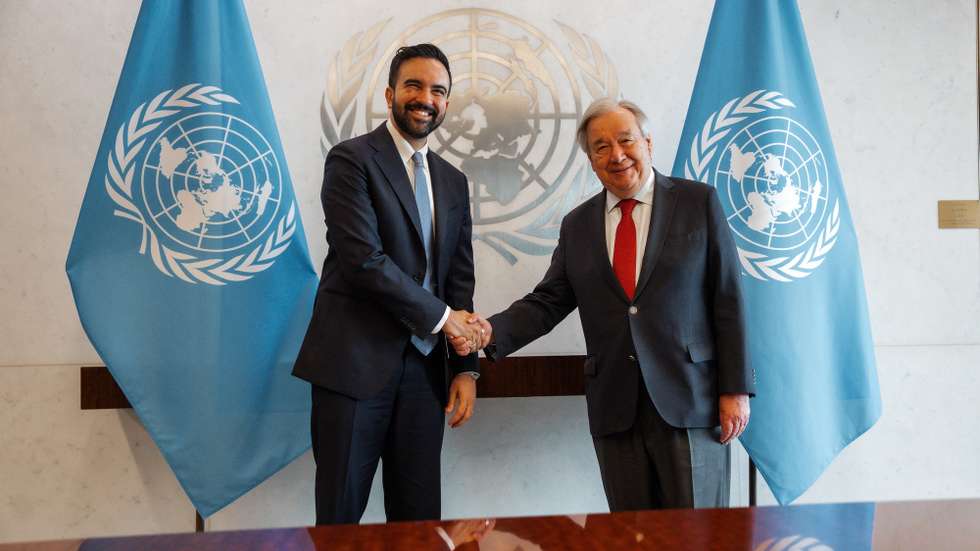 epa12861950 New York Mayor Zohran Mamdani (L) and United Nations Secretary-General Antonio Guterres shake hands during a meeting at the United Nations (UN) headquarters in New York, New York, USA, 31 March 2026.  EPA/OLGA FEDOROVA