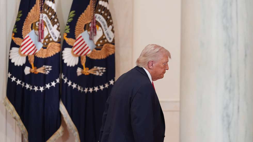 epa12865489 US President Donald J. Trump departs after speaking about the Iran war from the Cross Hall of the White House in Washington, DC, USA, 01 April 2026.  EPA/ALEX BRANDON / POOL