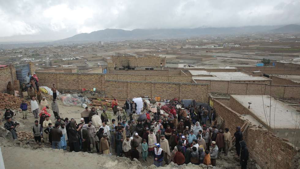 epa12868673 Residents inspect the damage following an earthquake in Kabul, Afghanistan, 04 April 2026. A moderate earthquake struck Afghanistan’s Hindu Kush region, with tremors felt across nearby areas. At least eight people were reported dead after a house collapse near Kabul, while authorities continue assessing damage in remote regions.  EPA/SAMIULLAH POPAL