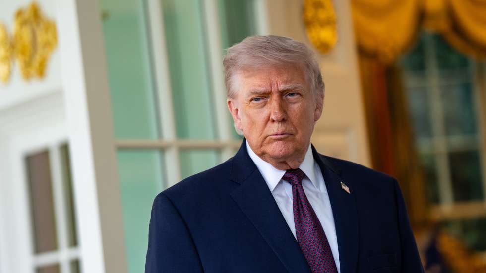 epa12887694 US President Donald Trump speaks to members of the media outside the Oval Office of the White House in Washington, DC, USA, 13 April 2026.  EPA/SALWAN GEORGES / POOL