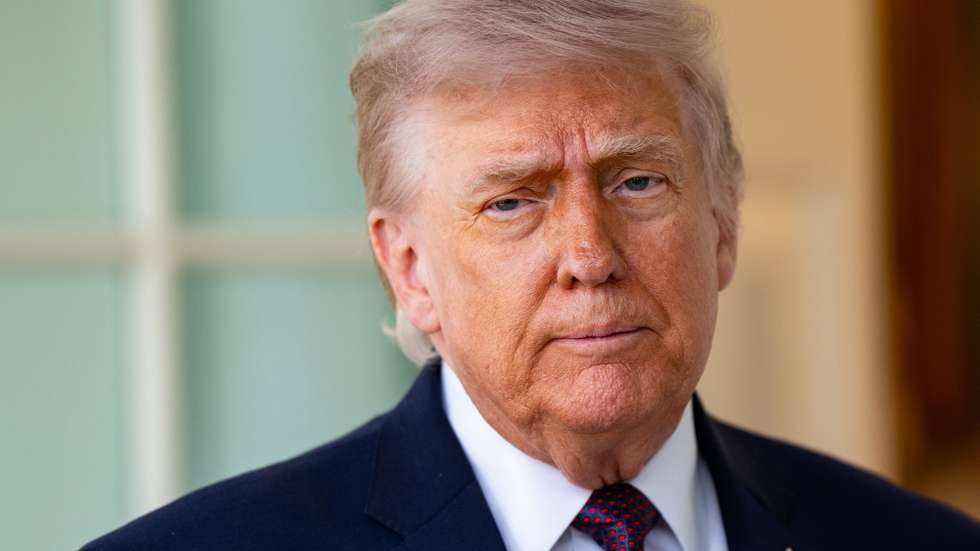 epa12887691 US President Donald Trump speaks to members of the media outside the Oval Office of the White House in Washington, DC, USA, 13 April 2026.  EPA/SALWAN GEORGES / POOL