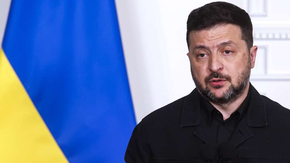 epa12892029 Ukraine's President Volodymyr Zelensky attends a joint press conference with Italy's prime minister during their meeting at Palazzo Chigi in Rome, Italy, 15 April 2026.  EPA/ANGELO CARCONI
