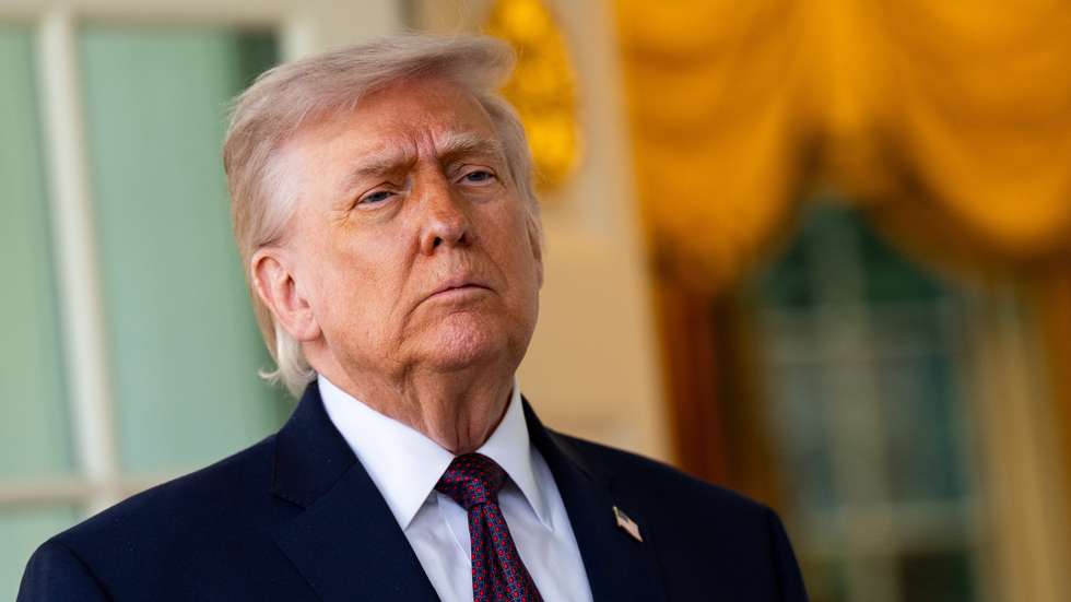 epa12887701 US President Donald Trump speaks to members of the media outside the Oval Office of the White House in Washington, DC, USA, 13 April 2026.  EPA/SALWAN GEORGES / POOL