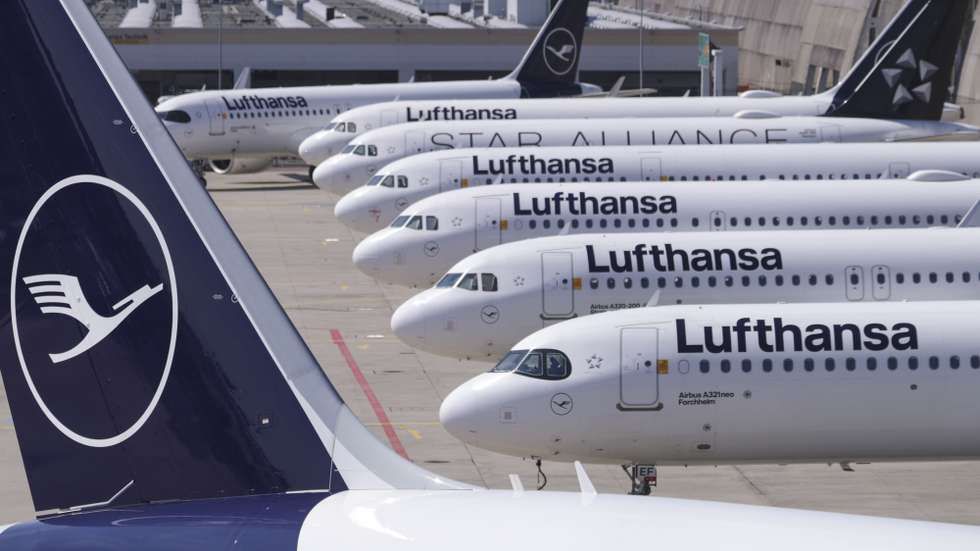 epa12891580 Lufthansa planes are stationed at Frankfurt Airport in Frankfurt am Main, Germany, 15 April 2026. The German Cockpit Association and the UFO trade union have called on their members to strike to press for better company pension benefits.  EPA/CHRISTOPHER NEUNDORF