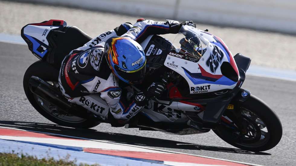 epa12928349 Portugal's Miguel Oliveira of ROKiT BMW Motorrad WorldSBK Team in action during race one of the Hungarian Grand Prix of the Superbike World Championship at the Balaton Park Circuit in Balatonfokajar, Hungary, 02 May 2026.  EPA/Boglarka Bodnar HUNGARY OUT