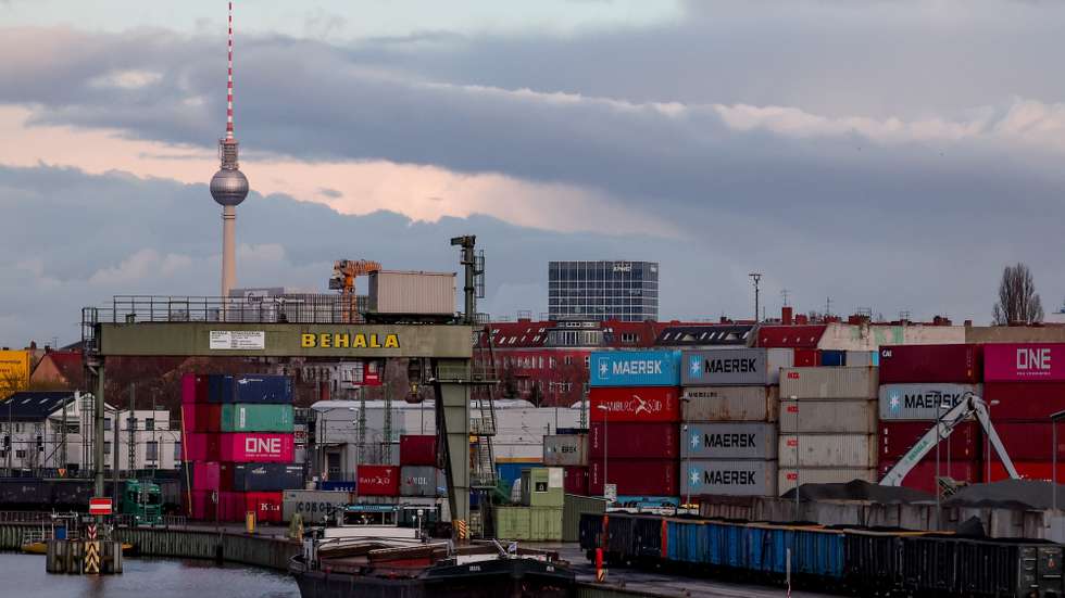 epa12863090 Transshipment containers lie stacked at the Westhafen container terminal in Berlin, Germany, 31 March 2026. According to Germany’s Federal Statistical Office (Destatis), national inflation is expected to rise to around 2.7 percent in March, driven by increasing energy prices linked to the ongoing conflict in the Middle East.  EPA/FILIP SINGER