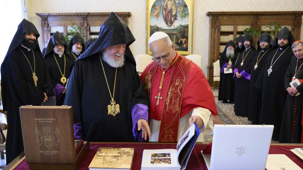 epa12970707 A handout picture provided by the Vatican Media shows Pope Leo XIV (R) receiving in audience Aram I, Catholicos of the Armenian Apostolic Church of the Holy See of Cilicia (Lebanon), in Vatican City, 18 May 2026.  EPA/VATICAN MEDIA HANDOUT HANDOUT EDITORIAL USE ONLY/NO SALES