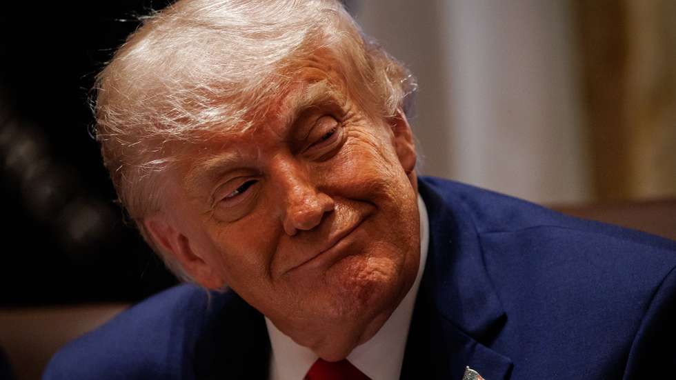 epa12998483 US President Donald Trump reacts during a Cabinet meeting in the Cabinet Room of the White House in Washington, DC, USA, 27 May 2026. Trump held the meeting with members of his Cabinet amid ongoing US-Iran negotiations.  EPA/SAMUEL CORUM / POOL