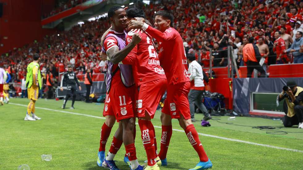 epa13006053 Toluca players celebrate after scoring a goal during the CONCACAF Champions League final match against Tigres at the Nemesio Diez stadium in Toluca, Mexico, 30 May 2026.  EPA/Alex Cruz