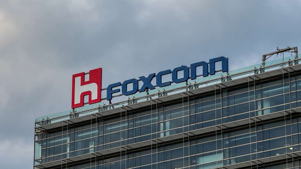 epa12705758 The Foxconn logo is seen on the rooftop of its office building in Taipei, Taiwan, 05 February 2026. Taiwan's Foxconn reported a 35.5 percent year-on-year increase in revenue for January 2026.  EPA/RITCHIE B. TONGO