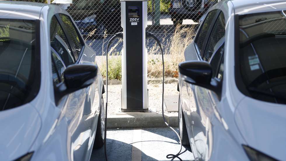 Posto de carregamento de carros elétricos, em Lisboa, 11 de agosto de 2024. Sustentabilidade. Ambiente. Energias renováveis. ANTÓNIO PEDRO SANTOS/LUSA