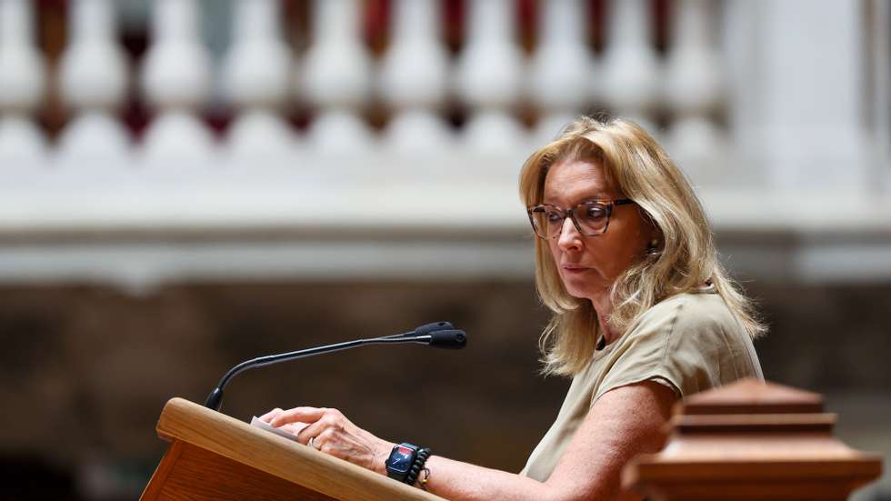A ministra do Trabalho, Solidariedade e Segurança Social, Maria do Rosário Palma Ramalho, intervém na sessão plenária na Assembleia da República, em Lisboa, 18 de junho de 2026. MANUEL DE ALMEIDA/LUSA