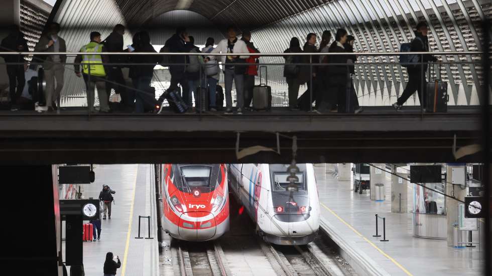 epa12749143 Two high-speed trains at Santa Justa Railway Station in Seville, Andalusia, southern Spain, 17 February 2026. State-owned train operator Renfe resumed its high-speed service between Madrid and Andalusia on 17 February after ending track repair works following the train accident on 18 January in the village of Adamuz, in Andalusia, that caused 46 deaths.  EPA/Jose Manuel Vidal