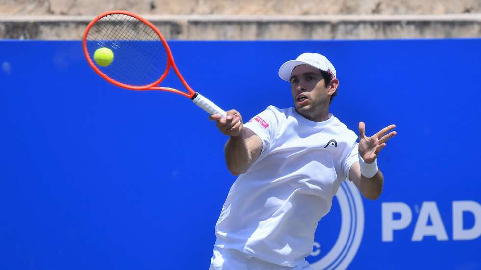 epa13058297 Nuno Borges of Portugal in action during his Men's Singles second round match against Jan-Lennard Struff of Germany at the Mallorca Championships tennis tournament in Santa Ponca, Majorca island, Spain, 23 June 2026.  EPA/MIQUEL A. BORRAS