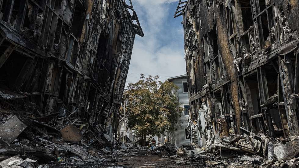 epa13070943 Buildings destroyed by earthquakes are seen in Catia La Mar, Venezuela, 28 June 2026. Venezuelan National Assembly President Jorge Rodriguez said at least 1,430 people were killed after two powerful earthquakes struck the country on 24 June. Authorities have restricted access to some disaster zones and deployed the military as relief efforts continue.  EPA/Henry Chirinos