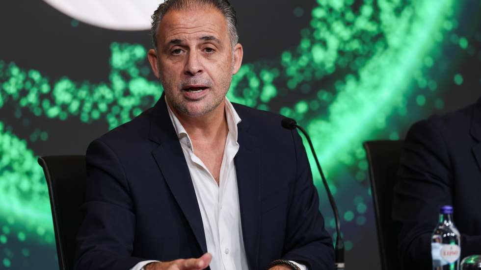 O diretor técnico para a Arbitragem na Federação Portuguesa de Futebol (FPF), Duarte Gomes, em conferência de imprensa do CA da FPF, de balanço das primeiras dez jornadas dos campeonatos profissionais, na Cidade do Futebol, em Oeiras, 12 de novembro de 2025. MIGUEL A. LOPES/LUSA