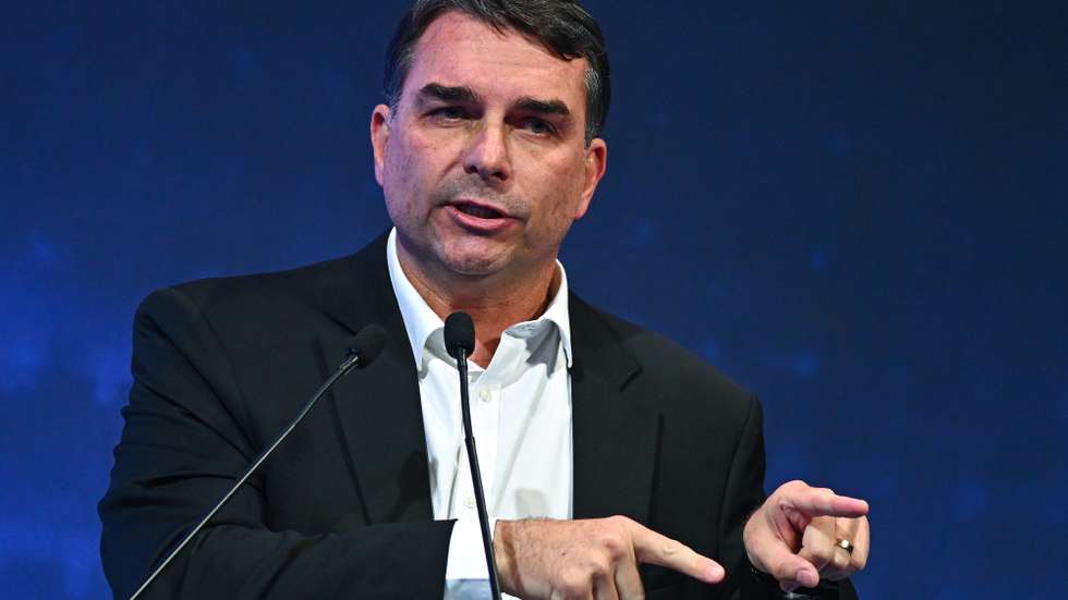 epa13057435 Brazilian Senator Flavio Bolsonaro, a Liberal Party (PL) presidential pre-candidate, speaks during the event 'Brazil 2050 - The Presidential Candidates Agenda' at the Ulysses Guimaraes Convention Center in Brasilia, Brazil, 22 June 2026.  EPA/ANDRE BORGES