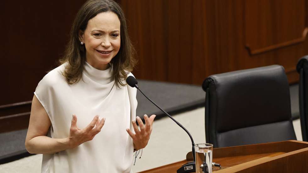 epa12994008 Venezuelan opposition leader and Nobel Peace Prize laureate Maria Corina Machado speaks at the National Assembly of Panama in Panama City, Panama, 25 May 2026.  EPA/BIENVENIDO VELASCO