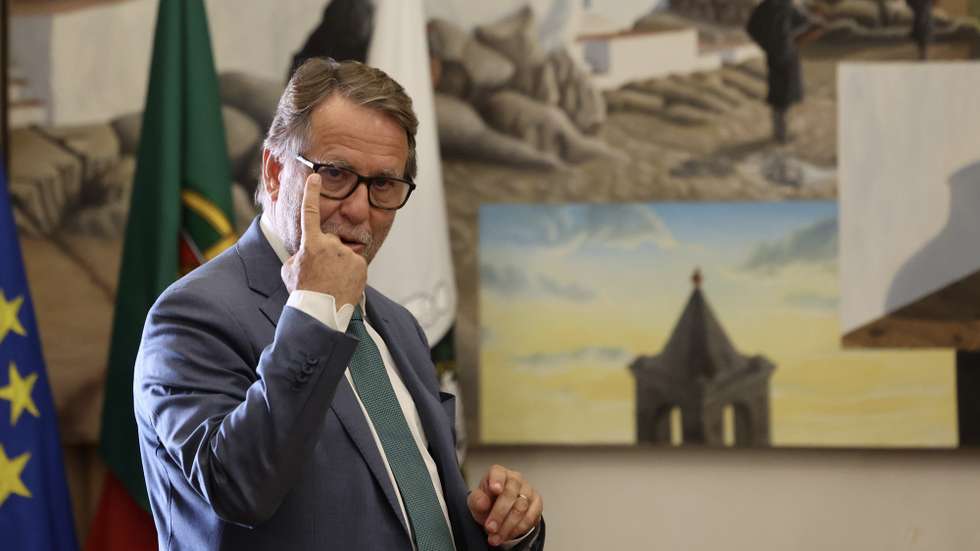 O ministro da Administração Interna, Luís Neves, intervém durante uma receção na autarquia na Vidigueira, 07 de julho de 2026. NUNO VEIGA/LUSA
