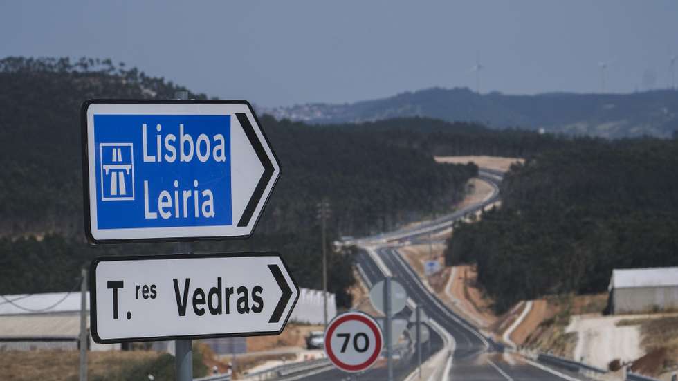 Abertura da ligação da A8 à Área Empresarial das Palhagueiras, Torres Vedras, 10 de julho de 2026. Esta infraestrutura constitui um investimento estruturante para o desenvolvimento económico do concelho e da região Oeste, representando um investimento superior a 20 milhões de euros, cofinanciado pelo Plano de Recuperação e Resiliência, através da medida destinada ao reforço das acessibilidades às Áreas de Acolhimento Empresarial. CARLOS BARROSO/LUSA