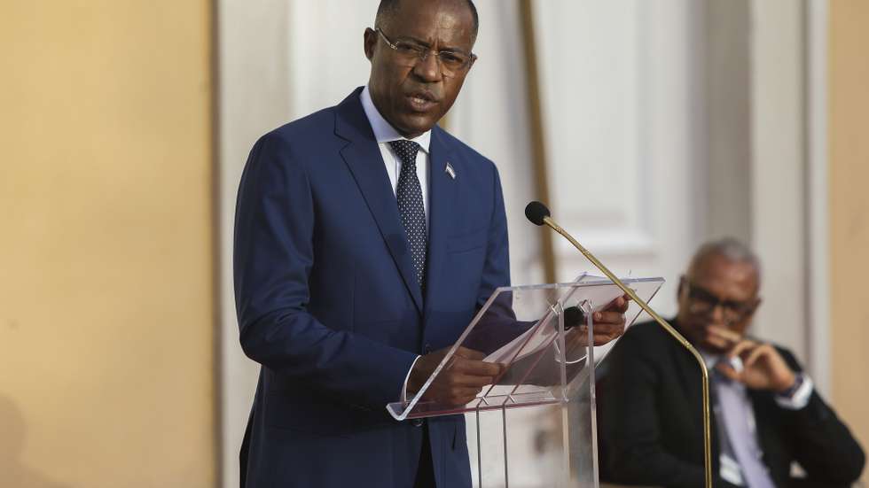 O novo primeiro-ministro de Cabo Verde, Francisco Carvalho, discursa durante a posse do XI Governo de Cabo Verde, na Cidade da Praia, Cabo Verde, 19 de junho de 2026. O Partido Africano da Independência de Cabo Verde (PAICV) venceu as eleições legislativas de 17 de maio com maioria absoluta, elegendo 37 dos 72 deputados. ELTON MONTEIRO/LUSA
