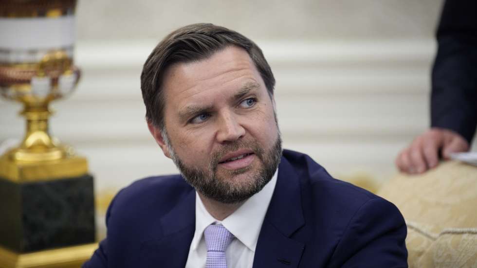 epa13062006 US Vice President JD Vance listens as US President Donald Trump meets with Mark Rutte, Secretary General of the North Atlantic Treaty Organization (NATO), in the Oval Office of the White House in Washington, DC, USA, 24 June 2026.  EPA/YURI GRIPAS / POOL