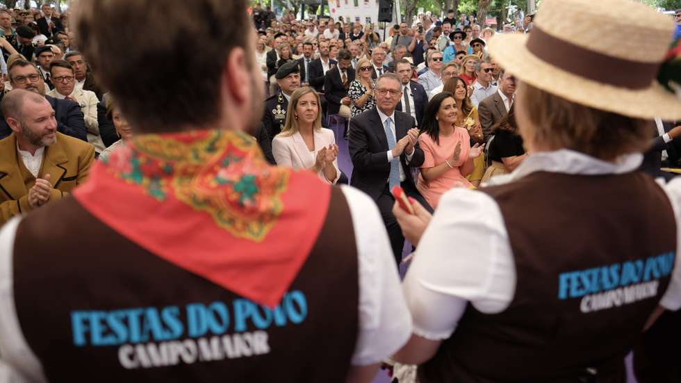 Presidente da República António José Seguro, (C) acompanhado pela sua mulher, Margarida Maldonado Freitas (D) e pela ministra da Cultura, Juventude e Desporto, Margarida Balseiro Lopes (E), durante a abertura das Festas do Povo de Campo Maior. Realizadas por vontade popular, as Festas do Povo de Campo Maior foram reconhecidas, em 2021, como Património Cultural Imaterial da Humanidade pela Organização das Nações Unidas para a Educação, a Ciência e a Cultura (UNESCO), 08 de agosto de 2026. ANTÓNIO CARRAPATO / LUSA