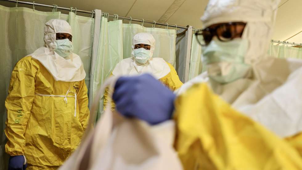 epa13151885 Volunteer health workers prepare for possible deployment while attending an Ebola emergency response training session conducted by Doctors Without Borders/Medecins Sans Frontieres (MSF) at its simulation centre in Ongata Rongai, Kajiado County, Kenya, 05 August 2026. The training prepares healthcare workers and frontline responders for deployment during Ebola outbreaks and other public health emergencies.  EPA/DANIEL IRUNGU
