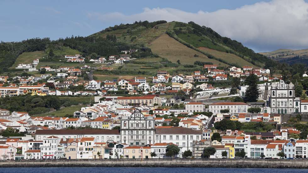 Vista da cidade da Horta, ao largo da ilha do Faial, Açores, 01 de agosto de 2025. NUNO VEIGA/LUSA