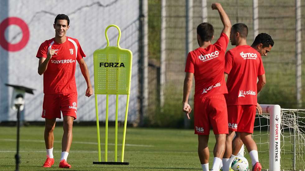 SC Braga players during a training session at the Sporting de Braga Stadium, in Braga, Portugal, 19 August 2026. Sporting de Braga will play against Rapid Wien during the UEFA Conference League Play-off 1st leg soccer match in Braga, on 20 August 2026. HUGO DELGADO/LUSA