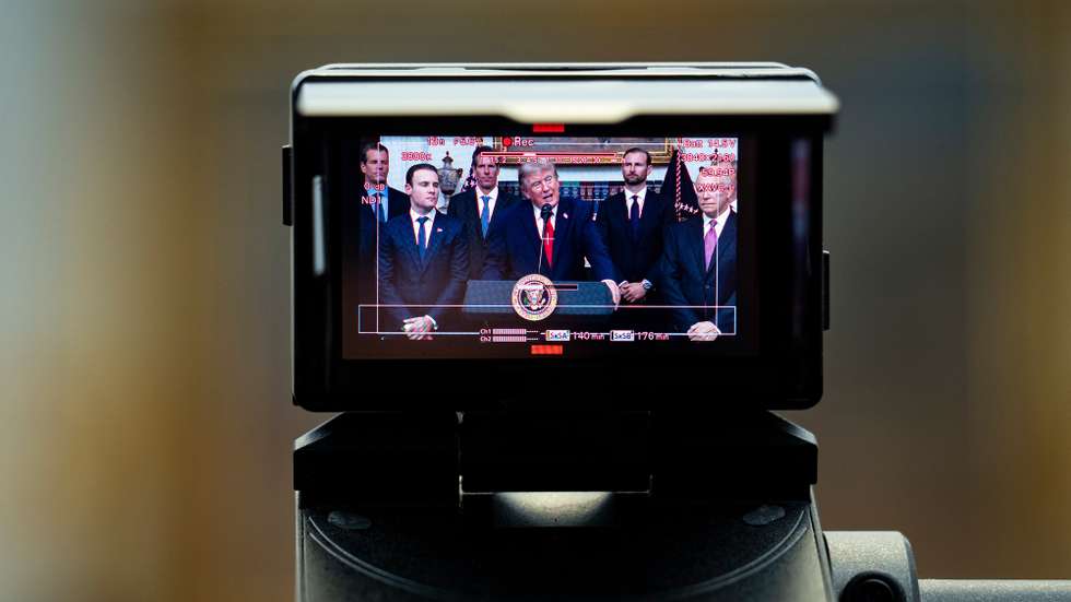 epa13179631 US President Donald Trump speaks during a meeting with crypto and prediction market executives in the Roosevelt Room of the White House in Washington, DC, USA, 19 August 2026.  EPA/AL DRAGO / POOL
