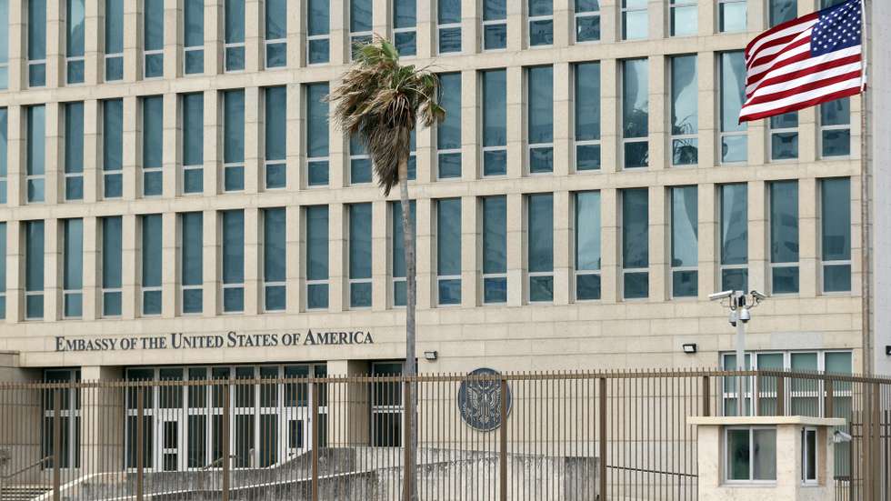 epa12903479 A view shows the United States Embassy building in Havana, Cuba, 20 April 2026. Dialogue between Washington and Havana appears to be stalled.  EPA/Ernesto Mastrascusa