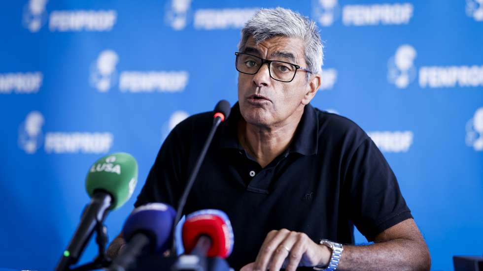O secretário-geral da FENPROF, José Feliciano Costa, em conferência de imprensa sobre a abertura do ano escolar 2026/2027, na sede da FENPROF, em Lisboa, 01 de setembro de 2026. FILIPE AMORIM/LUSA