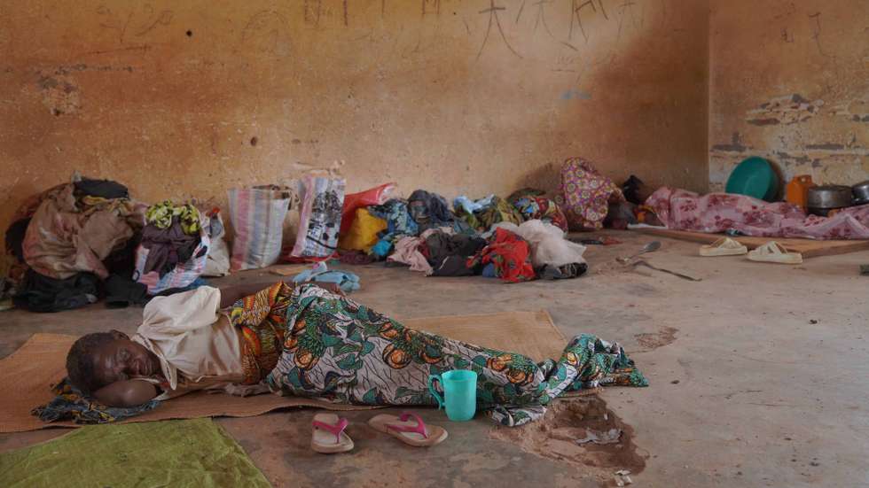 epa13189616 An Indigenous Pygmy person shelters in a school in Mambasa, Ituri, Democratic Republic of Congo, 24 August 2026. Indigenous Pygmy communities have fled fighting between armed groups to seek refuge in Mambasa. The Ebola outbreak has reached Mambasa, where the local branch of the Nouvelle Societe Civile du Congo (SOCICO) says delays in laboratory results have fueled community resistance to response measures amid persistent insecurity.  EPA/DIEUDONNE DIROLE