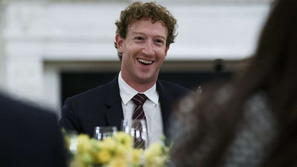 epa12353337 Meta CEO Mark Zuckerberg smiles during a dinner hosted by US President Donald Trump with US tech leaders at the White House, in Washington, DC, USA, 04 September 2025.  EPA/WILL OLIVER / POOL
