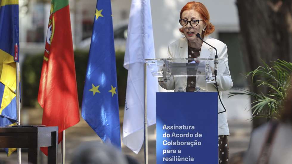 A ministra do Ambiente e Energia, Maria da Graça Carvalho, discursa na cerimónia da assinatura do acordo para estudar solução estrutural para o sistema de abastecimento de água de Almada, entre a Câmara Municipal de Almada, a EPAL - Empresa Portuguesa das Águas Livres e os Serviços Municipalizados de Água e Saneamento de Almada (SMAS), em Almada, 23 de setembro de 2026. MIGUEL A. LOPES/LUSA