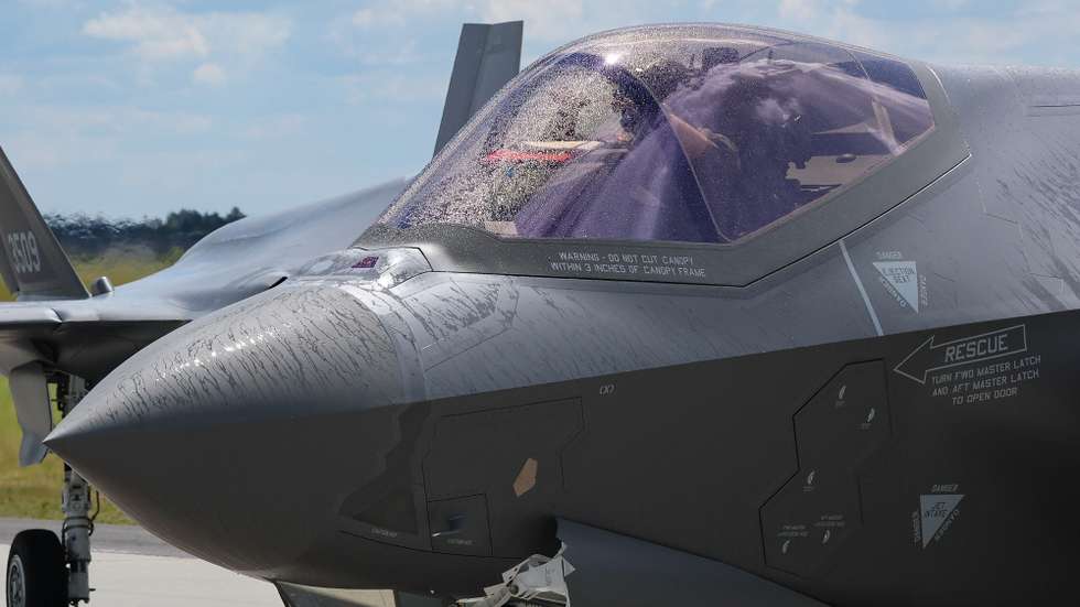 epa13032276 A Polish Air Force F-35 fighter jet lands at 332nd Tactical Air Base before the ceremony of F-35 fighter jets officially join the Polish Armed Forces in Lask, central Poland, 12 June 2026.  The first three Polish F-35 multirole fighter jets arrived in Poland on 22 May. Poland ordered 32 fifth-generation F-35 aircraft produced by the US defence company Lockheed Martin under a USD 4.6 billion contract signed in 2020. The aircraft, which will operate under the name 'Husarz,' are scheduled to be fully delivered by 2029.  EPA/Marian Zubrzycki POLAND OUT