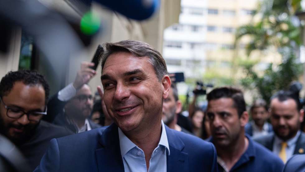 epa13200994 Brazilian presidential candidate Flavio Bolsonaro speaks to the press in Sao Paulo, Brazil, 30 August 2026. Brazil's presidential election will take place on 04 October 2026, with a second round scheduled for 25 October if no candidate wins more than 50 percent of the valid votes in the first round.  EPA/ISAAC FONTANA