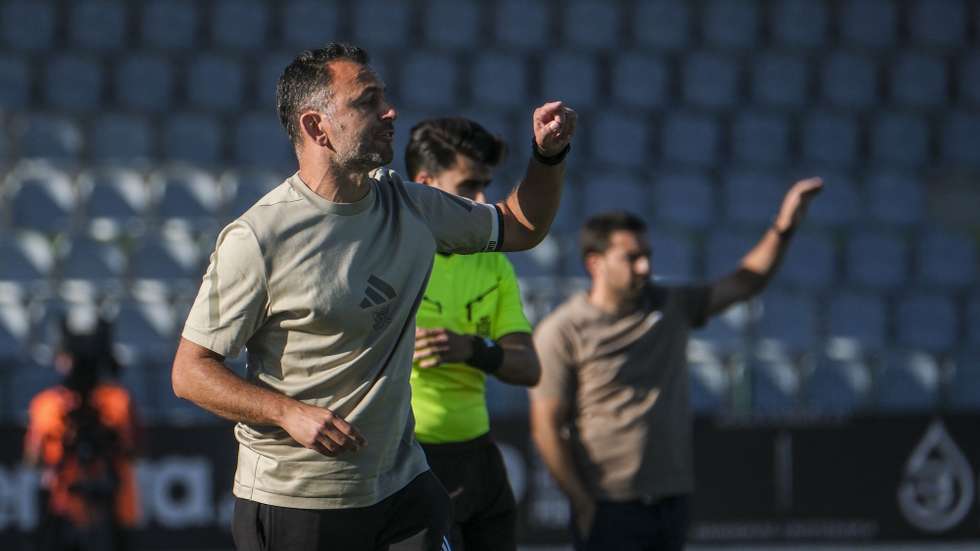 Filipe Coelho, treinador do Casa Pia, durante o jogo da I Liga de Futebol disputado com o Moreirense no Estádio Municipal de Rio Maior, 30 de agosto de 2026. CARLOS BARROSO/LUSA