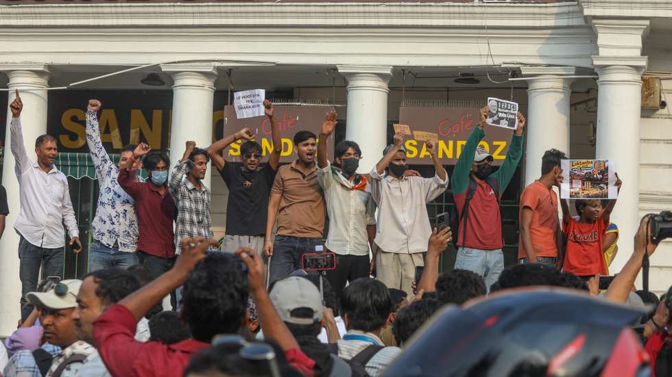 epa13294071 Supporters of the Cockroach Janta Party (CJP) take part in a protest demanding the resignation of Chief Election Commissioner Gyanesh Kumar at Connaught Place in in New Delhi, India, 10 October 2026. Thousands of security personnel were deployed across the Indian capital as demonstrators gathered to demand electoral reforms and the resignation of the chief election commissioner following allegations surrounding the Special Intensive Revision (SIR) of voter lists.  EPA/VIJAY PANDEY