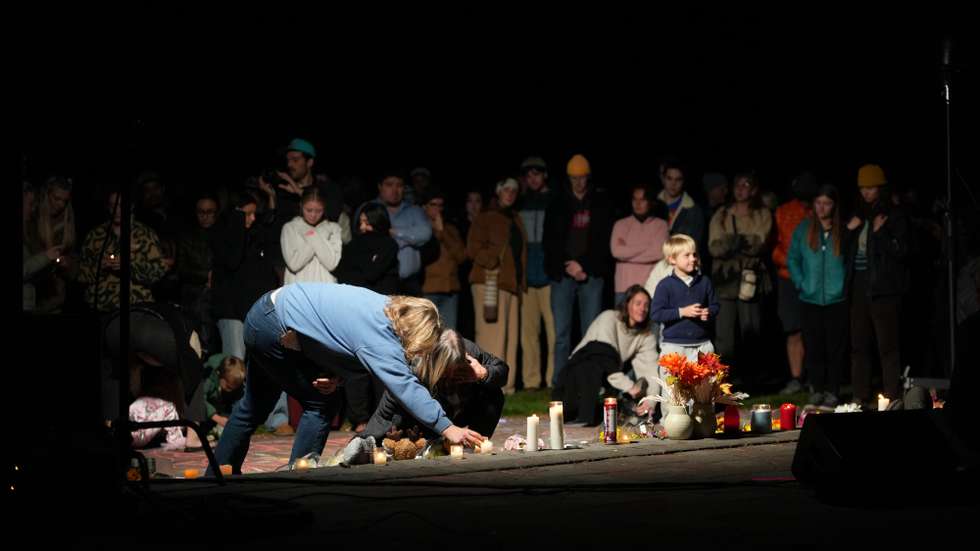 epa13308269 People gather for a community vigil in Drake Park following a shooting at Silver Rail Elementary School in Bend, Oregon, USA, 15 October 2026 (Issued 16 October 2026). Authorities are investigating the shooting at the school that left multiple people dead, including children, and several others injured.  EPA/SAJ SUNDARAM