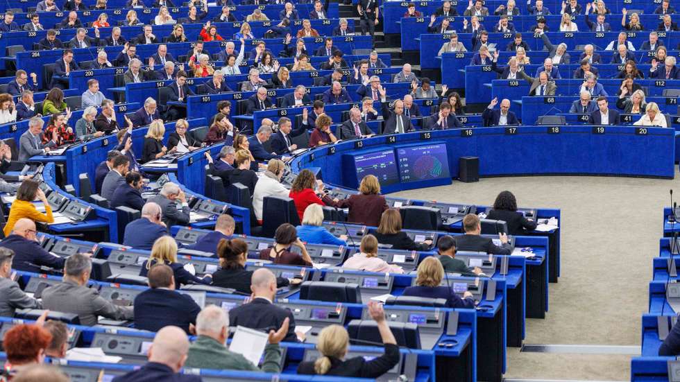 epa13287145 Members of the European Parliament (MEPs) attend a vote during a plenary session at the European Parliament in Strasbourg, France, 07 October 2026.  EPA/OLIVIER MATTHYS