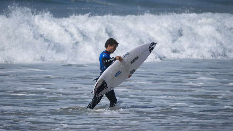 Portuguese surfer Guilherme Ribeiro reacts after loosing on the 10th stop on the Meo Rip Curl Pro Portugal surfing event as part of the World Surf League (WSL) World Tour at Supertubos beach in Peniche, Portugal, 20 October 2026. CARLOS BARROSO/LUSA